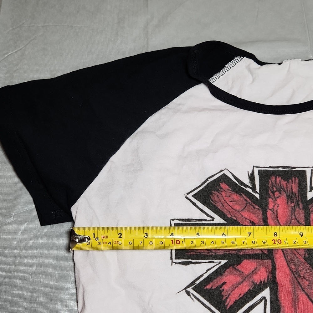 Red Hot Chili Peppers T-Shirt - Picture 5 of 6